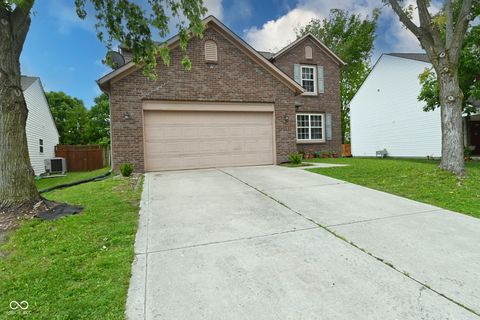 Photo of 3848 Planewood Drive, Indianapolis, IN 46235 (MLS # 22101004)
