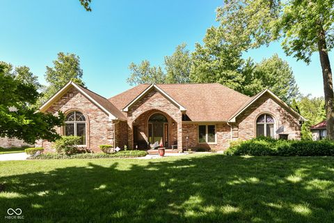 Photo of 282 Adrienne Drive, Greenwood, IN 46142 (MLS # 22100808)