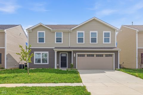 Photo of 327 Campus Lane, Greenwood, IN 46143 (MLS # 22096951)