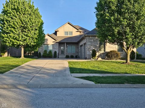 Photo of 2845 Bloomsbury N, Greenwood, IN 46143 (MLS # 22096794)