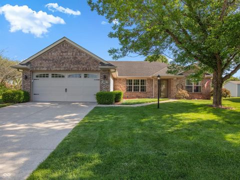 Photo of 1467 Persimmon Circle, Greenfield, IN 46140 (MLS # 22101679)
