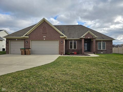 Photo of 2779 Buttercup Court E, Columbus, IN 47201 (MLS # 22091759)
