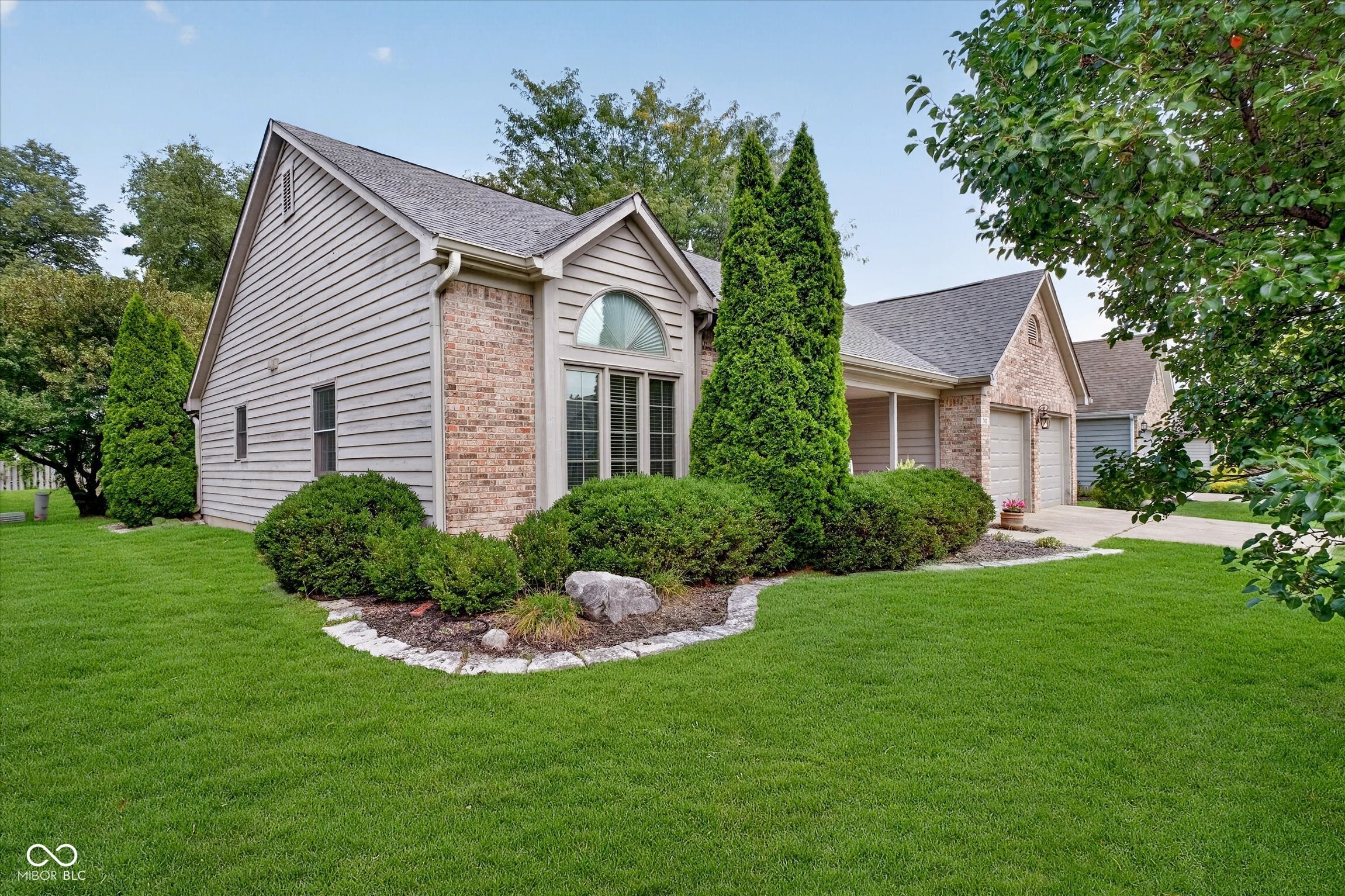 762 Woodview North Drive