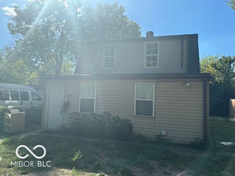 Photo of 2040 N Exeter Avenue, Indianapolis, IN 46222 (MLS # 22065911)