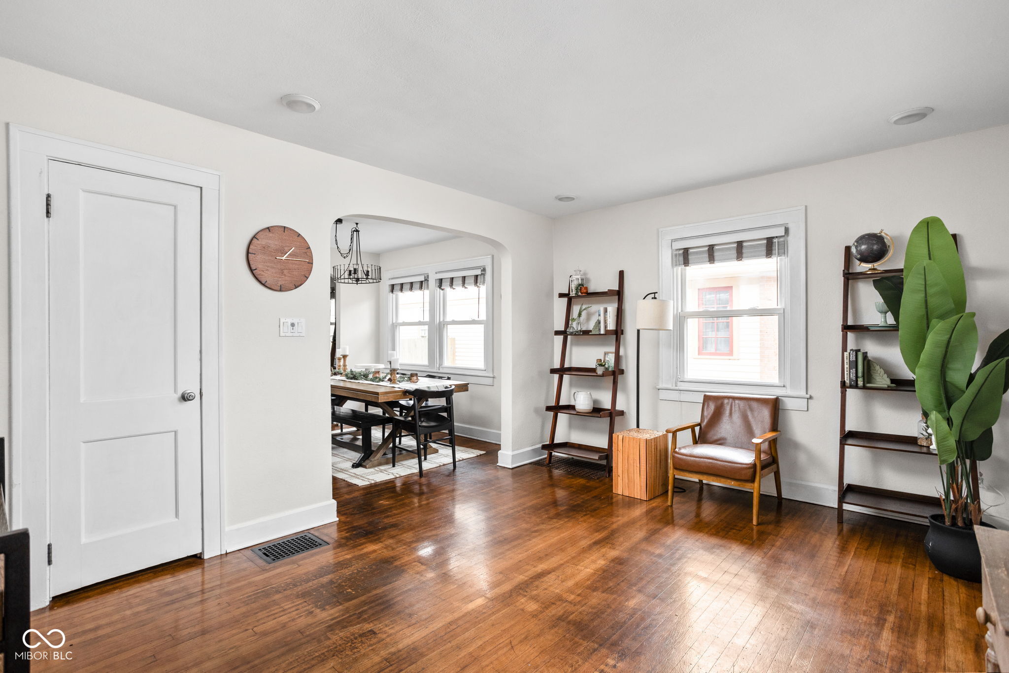 4915 N Kenwood Avenue