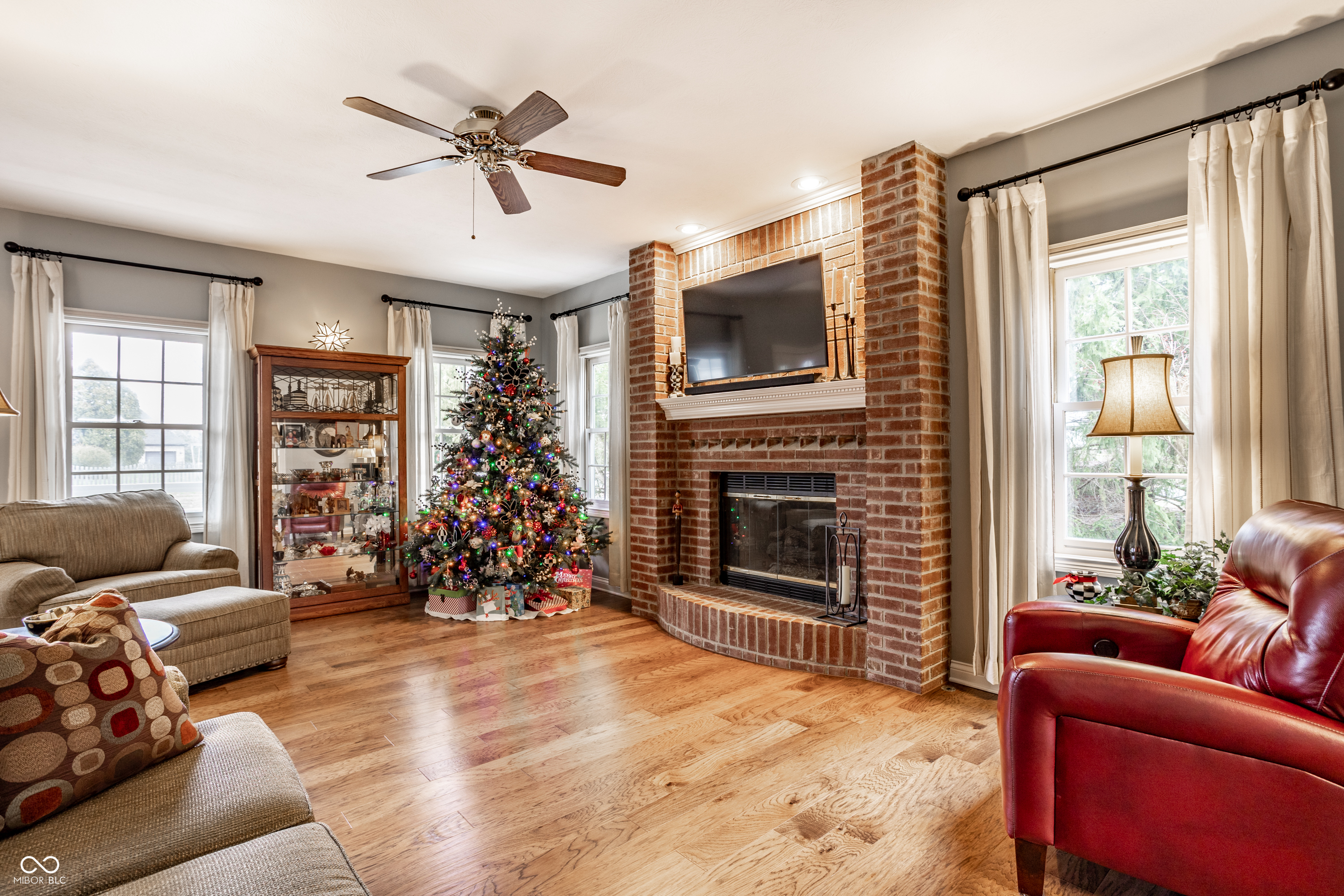 2119 Scarlet Oak Drive