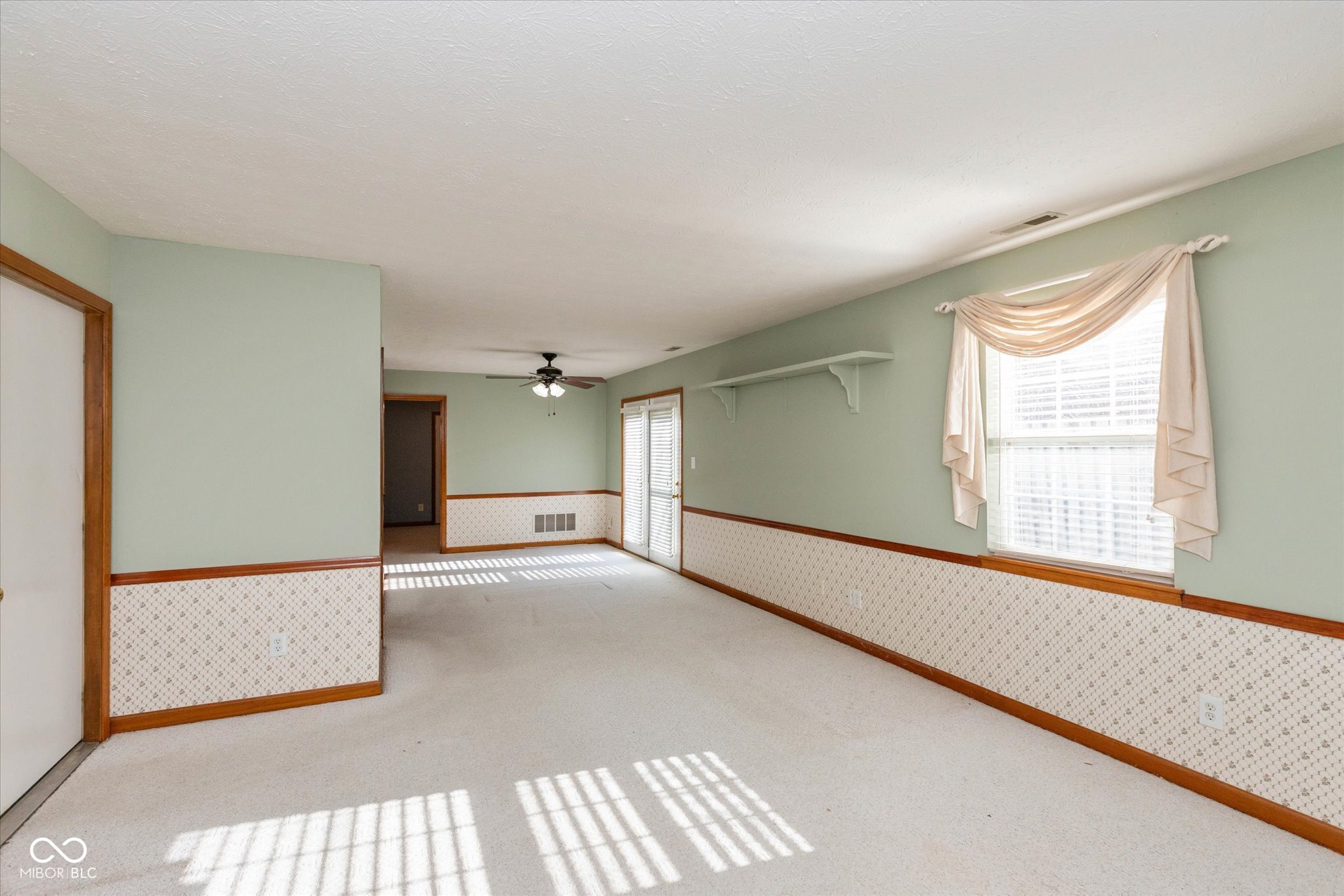 6747 S New Jersey Street