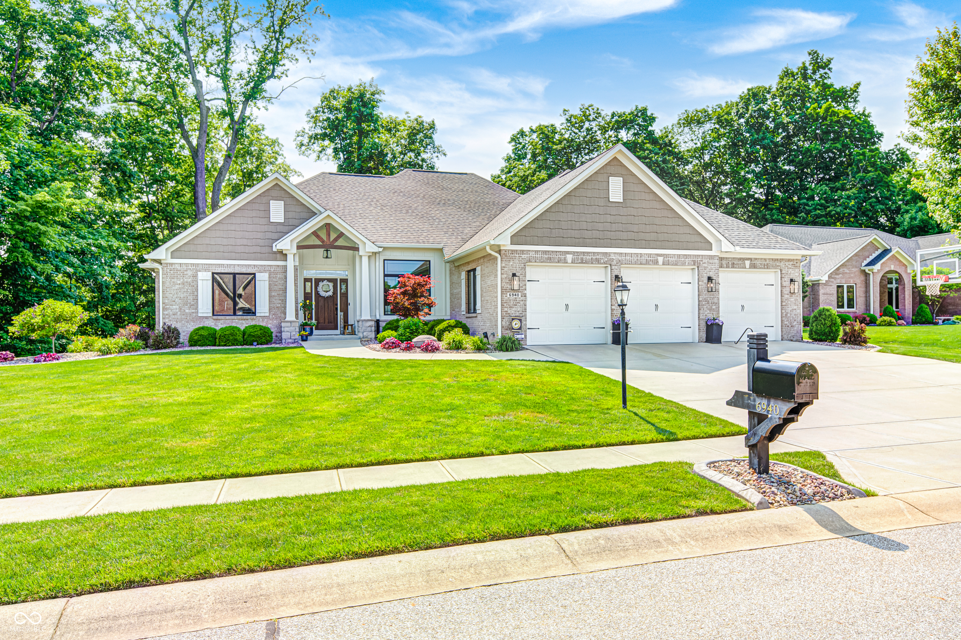 6940 Mockernut Court