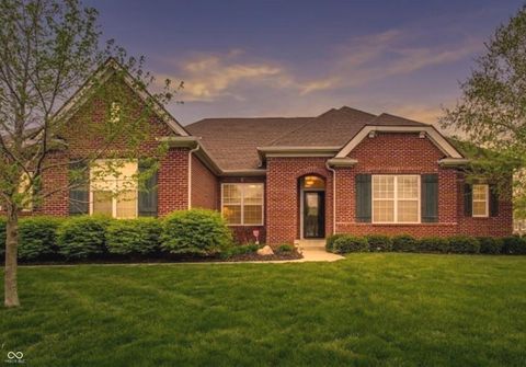 Photo of 16765 Maines Valley Drive, Noblesville, IN 46062 (MLS # 22095908)