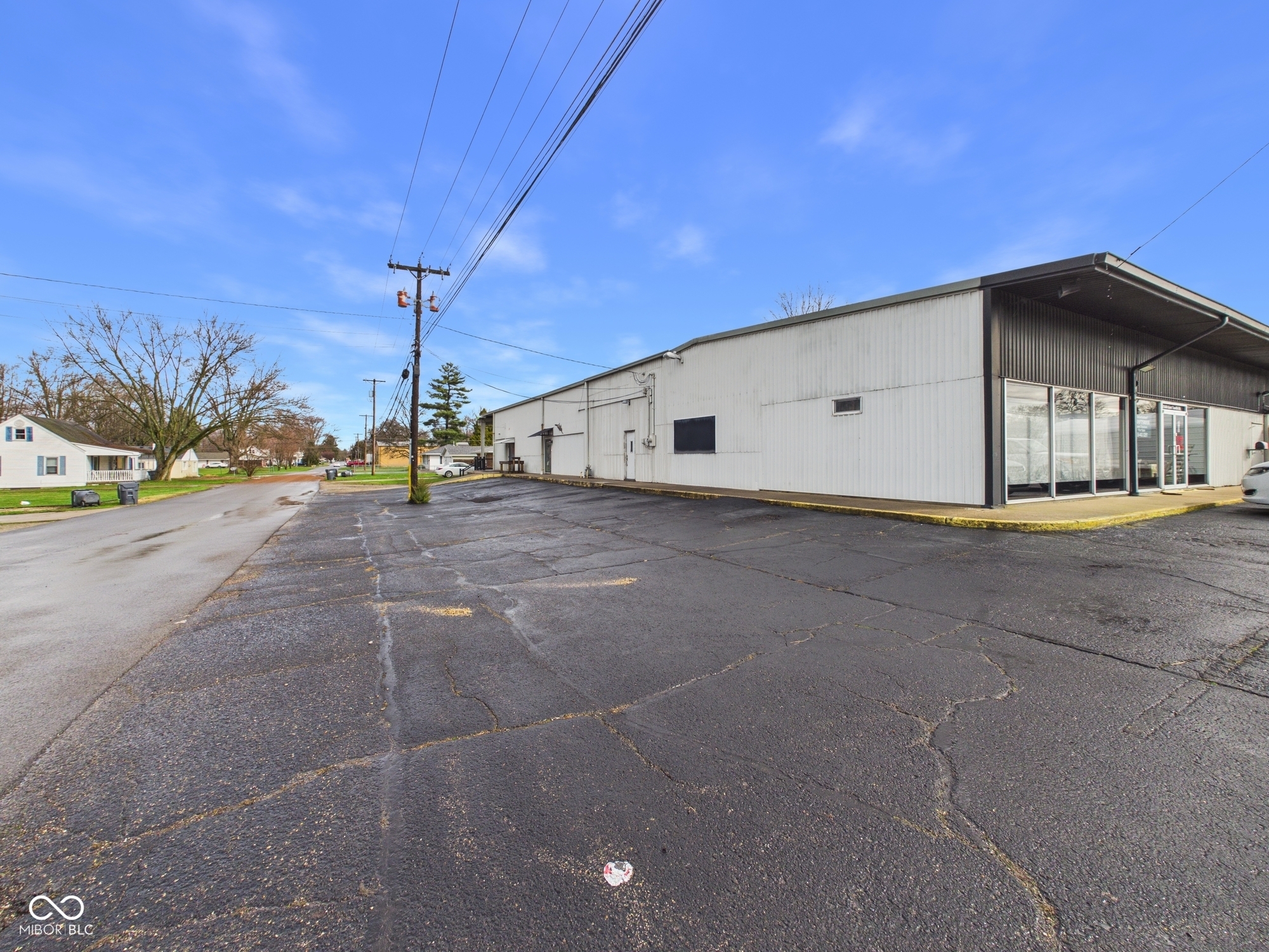 2500 E 10th Street