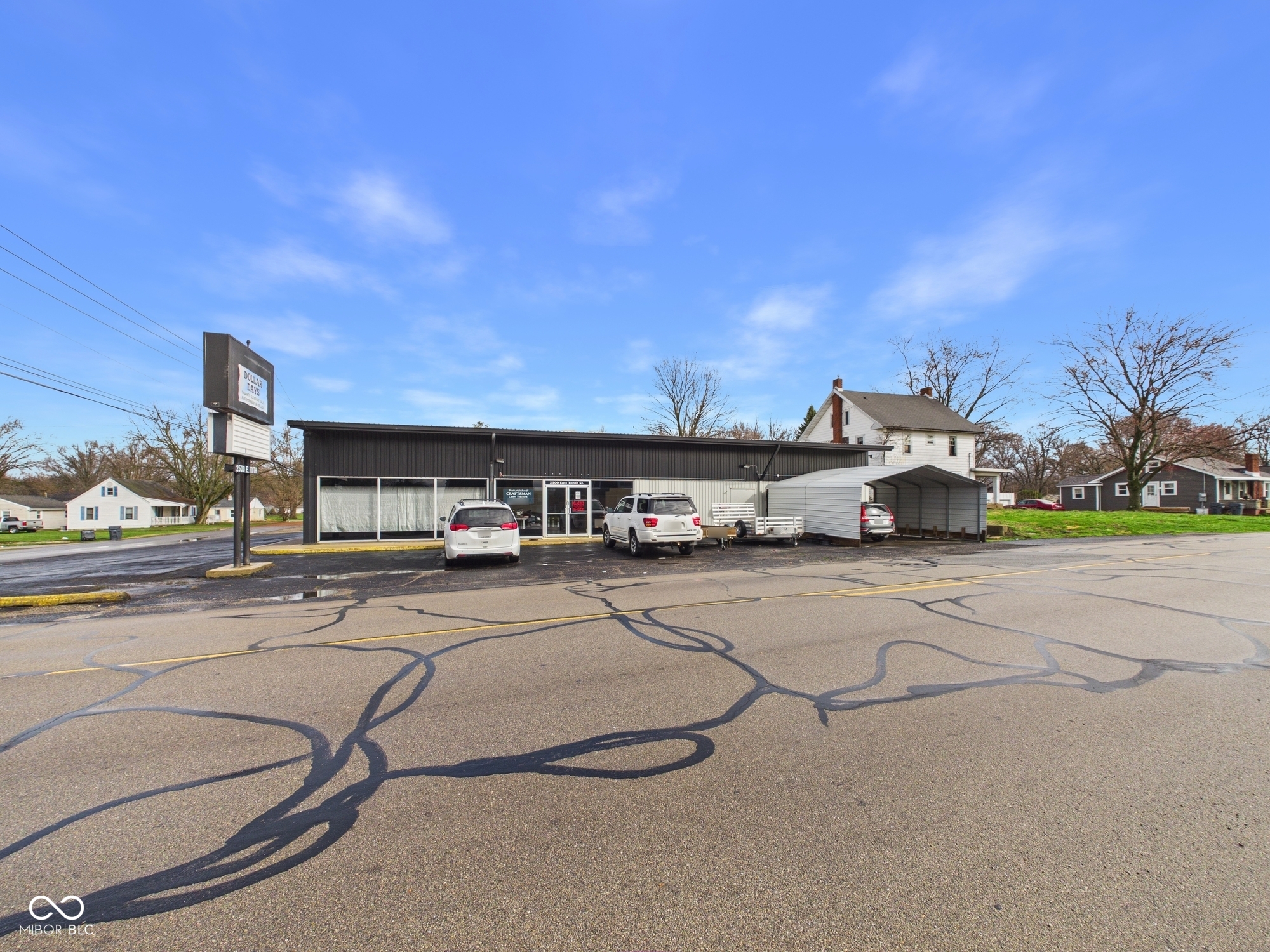 2500 E 10th Street