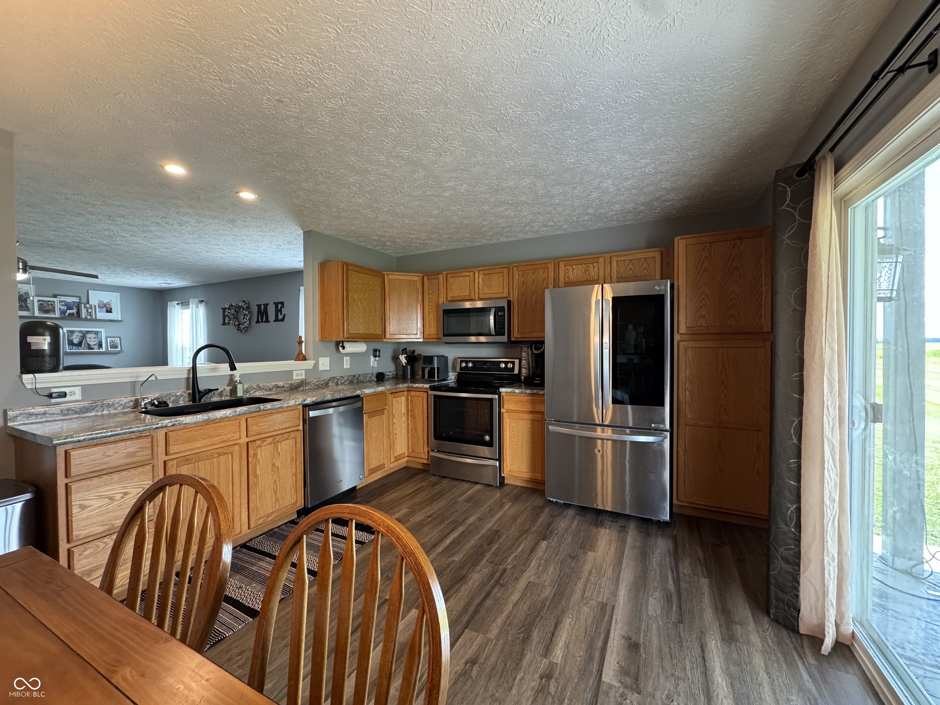 1406 Bigleaf Circle