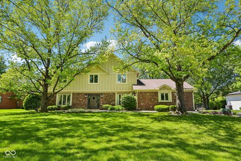 Photo of 407 Oxford Drive, Noblesville, IN 46062 (MLS # 22101439)
