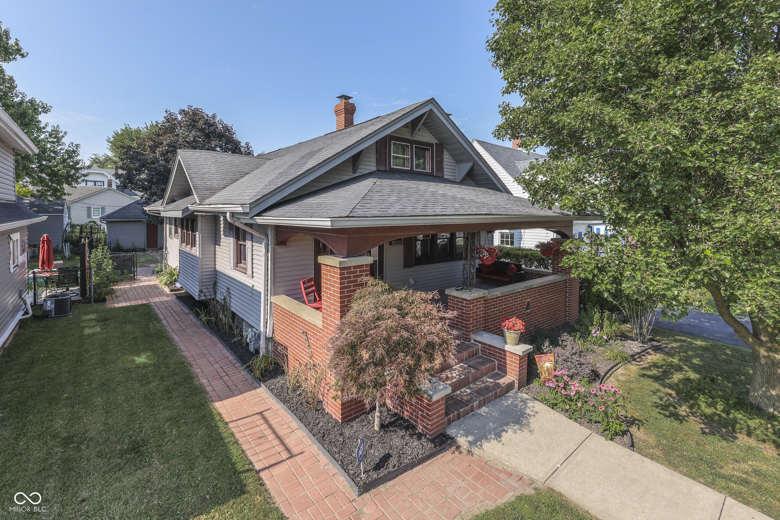 1005 Main Street