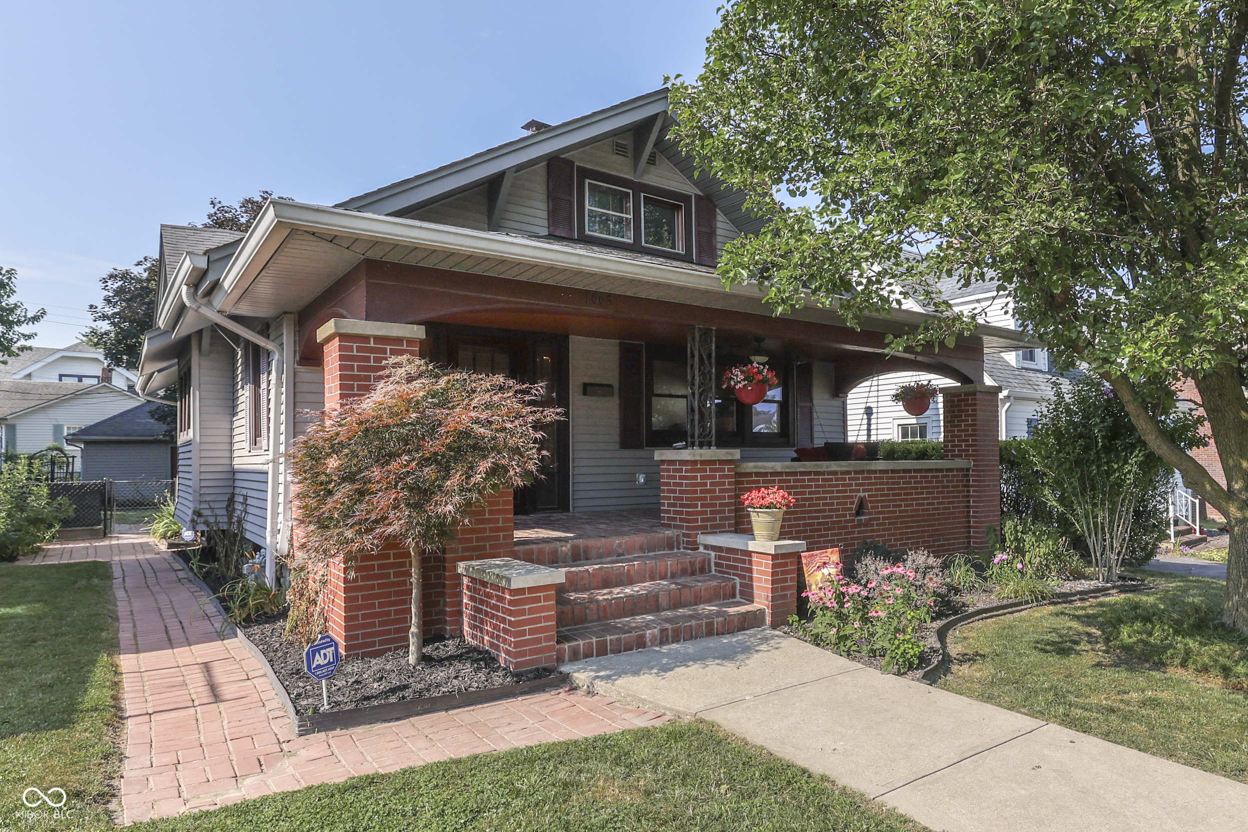 1005 Main Street