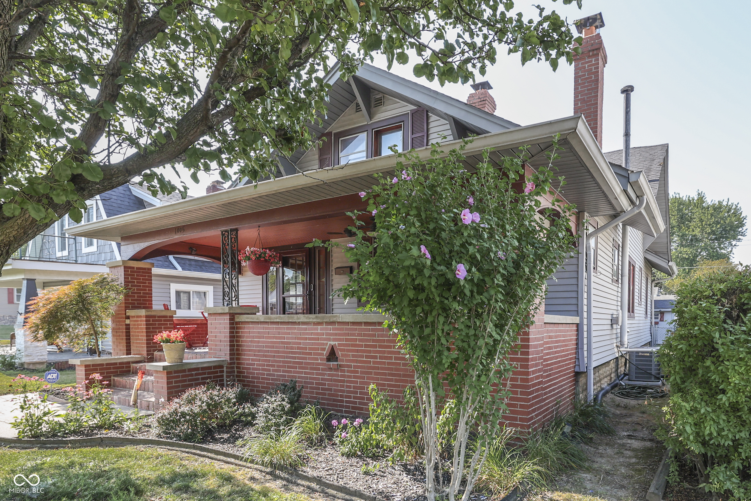1005 Main Street