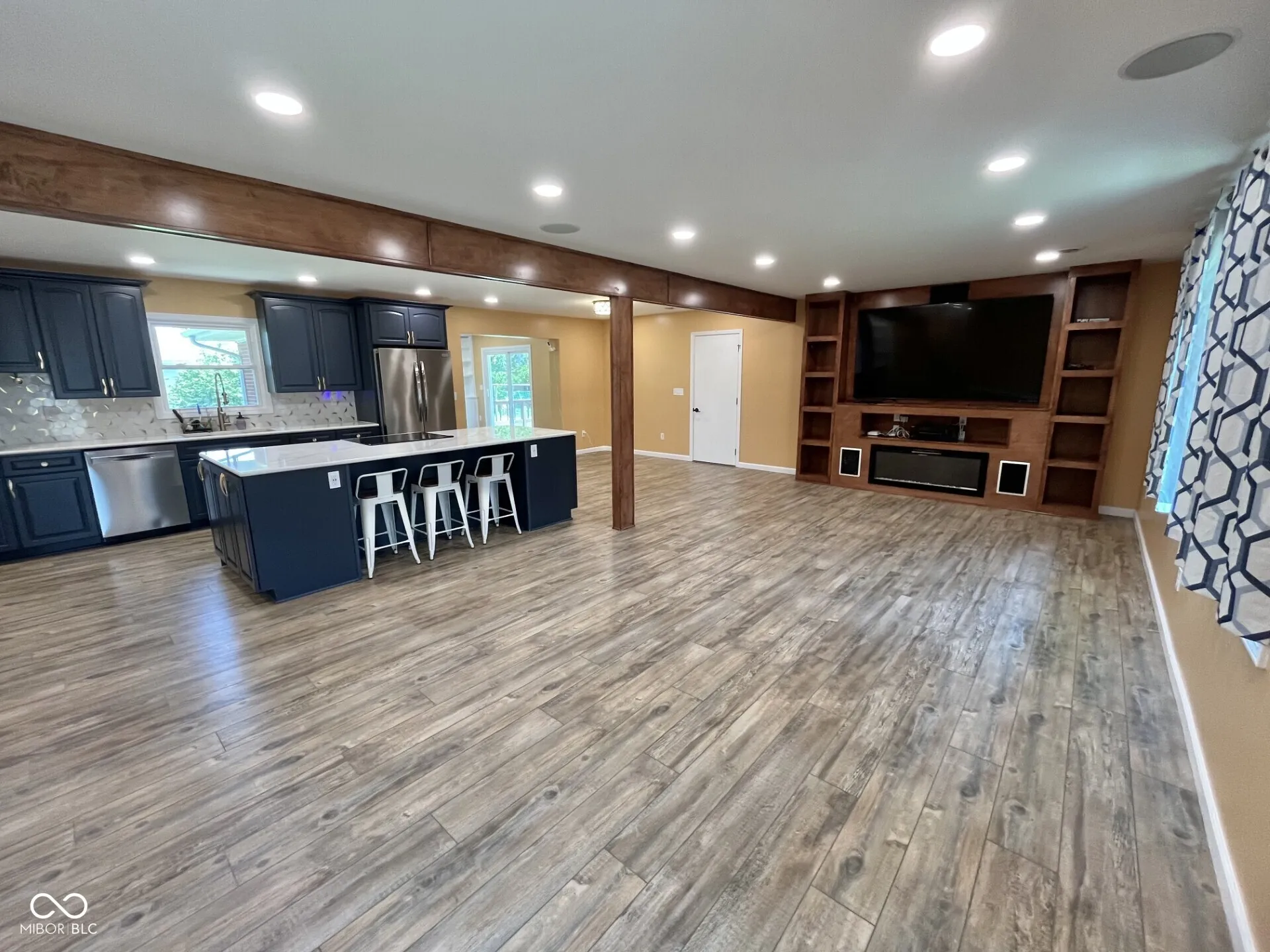 Seymour, Indiana 47274, United States, 3 Bedrooms Bedrooms, ,2 BathroomsBathrooms,Residential,Pending,166206