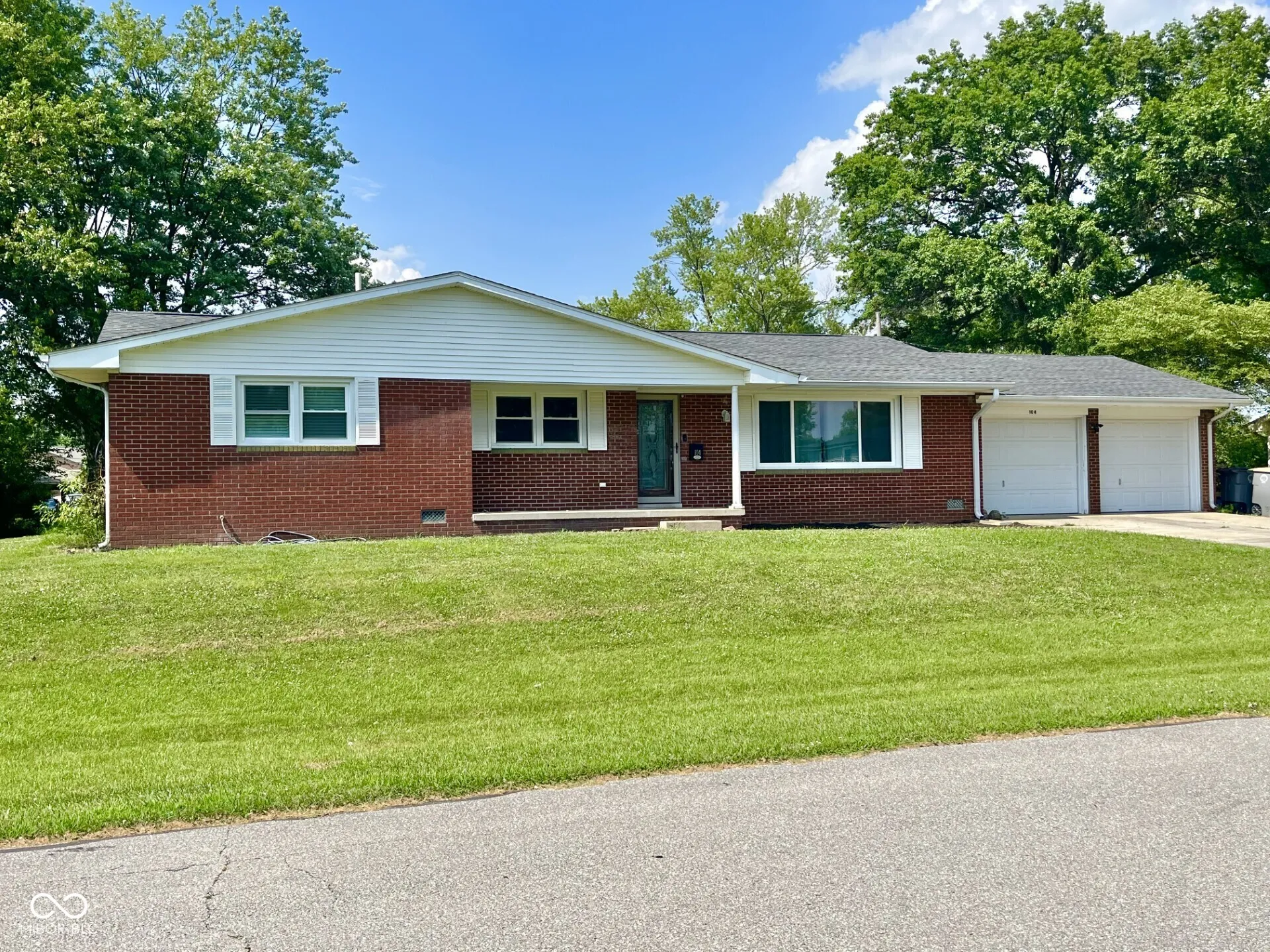 Seymour, Indiana 47274, United States, 3 Bedrooms Bedrooms, ,2 BathroomsBathrooms,Residential,Pending,166206