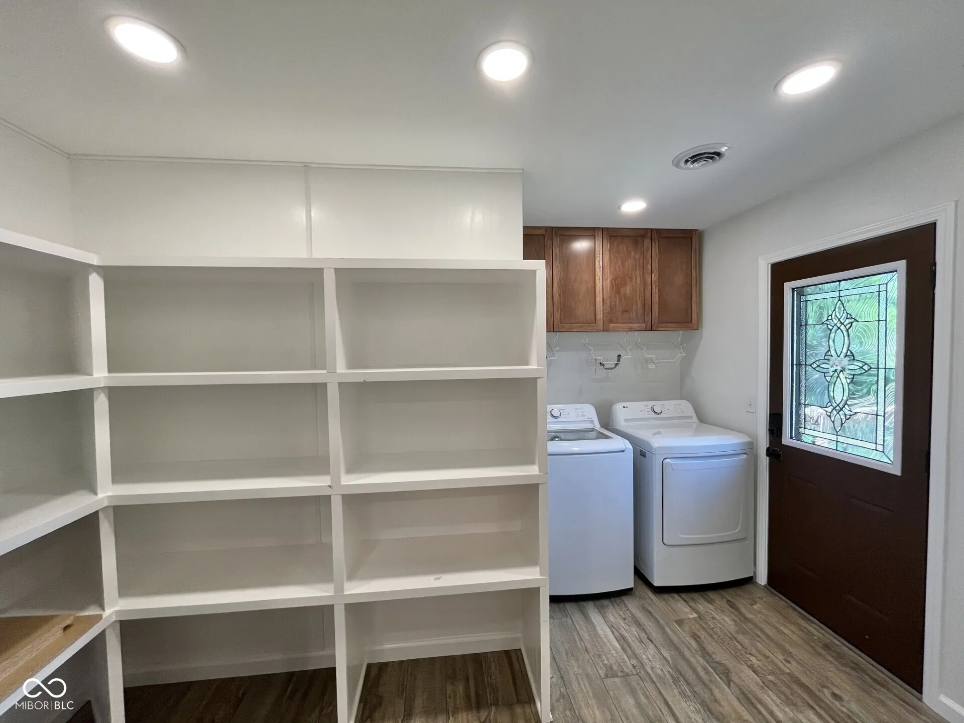 Seymour, Indiana 47274, United States, 3 Bedrooms Bedrooms, ,2 BathroomsBathrooms,Residential,Pending,166206