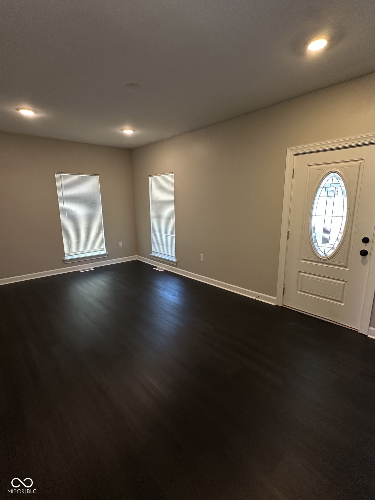 811 W 25th