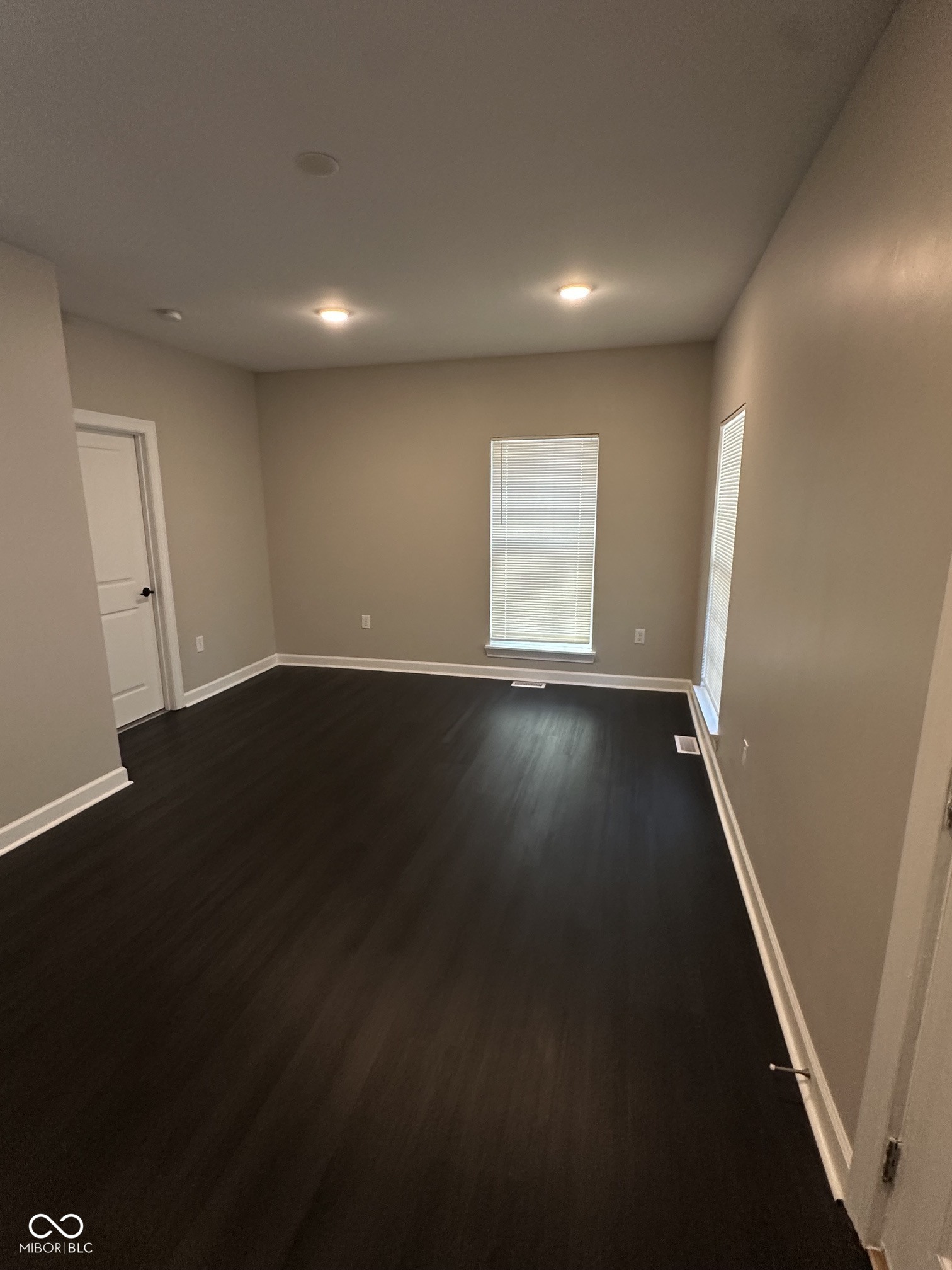 811 W 25th