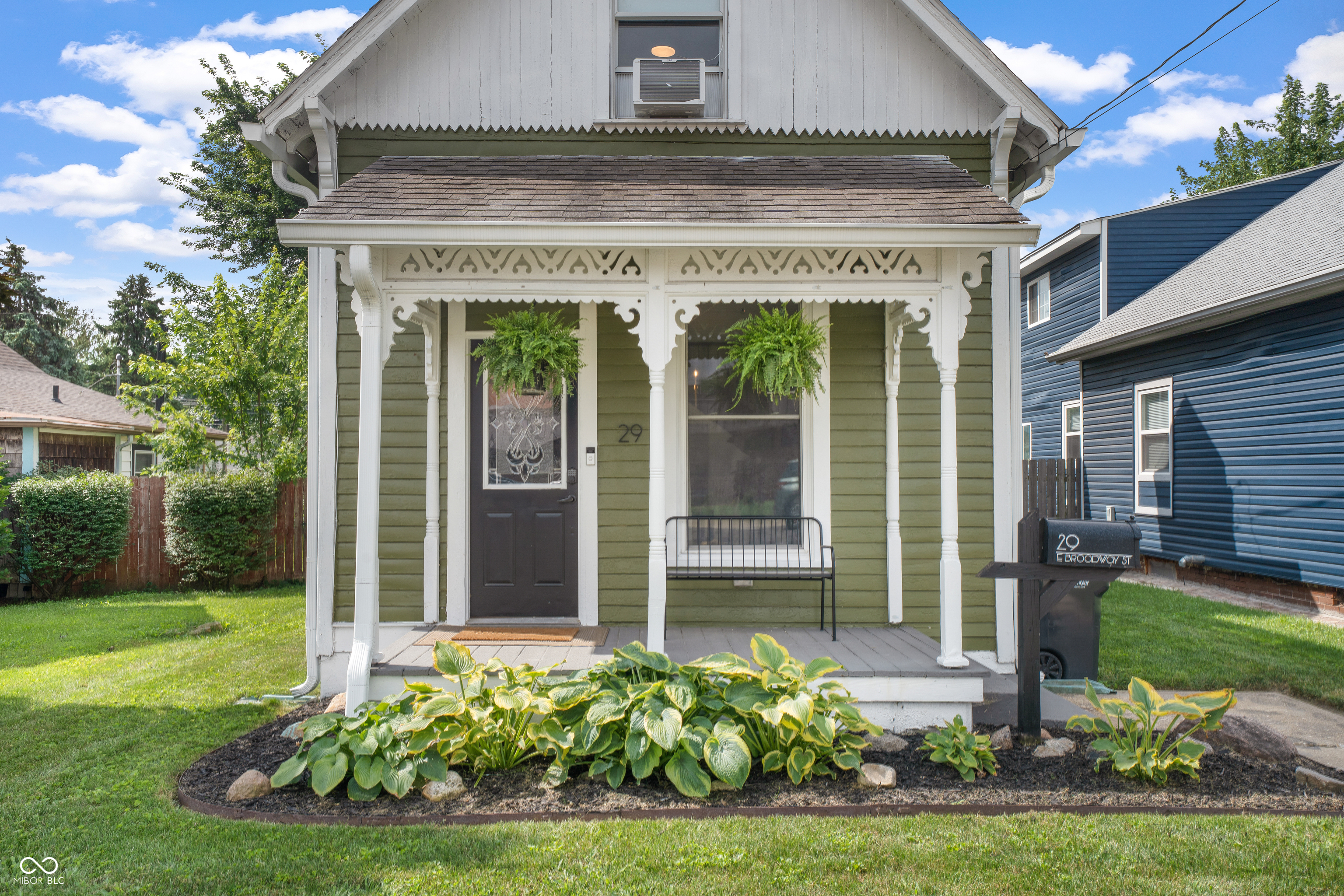 29 E Broadway Street