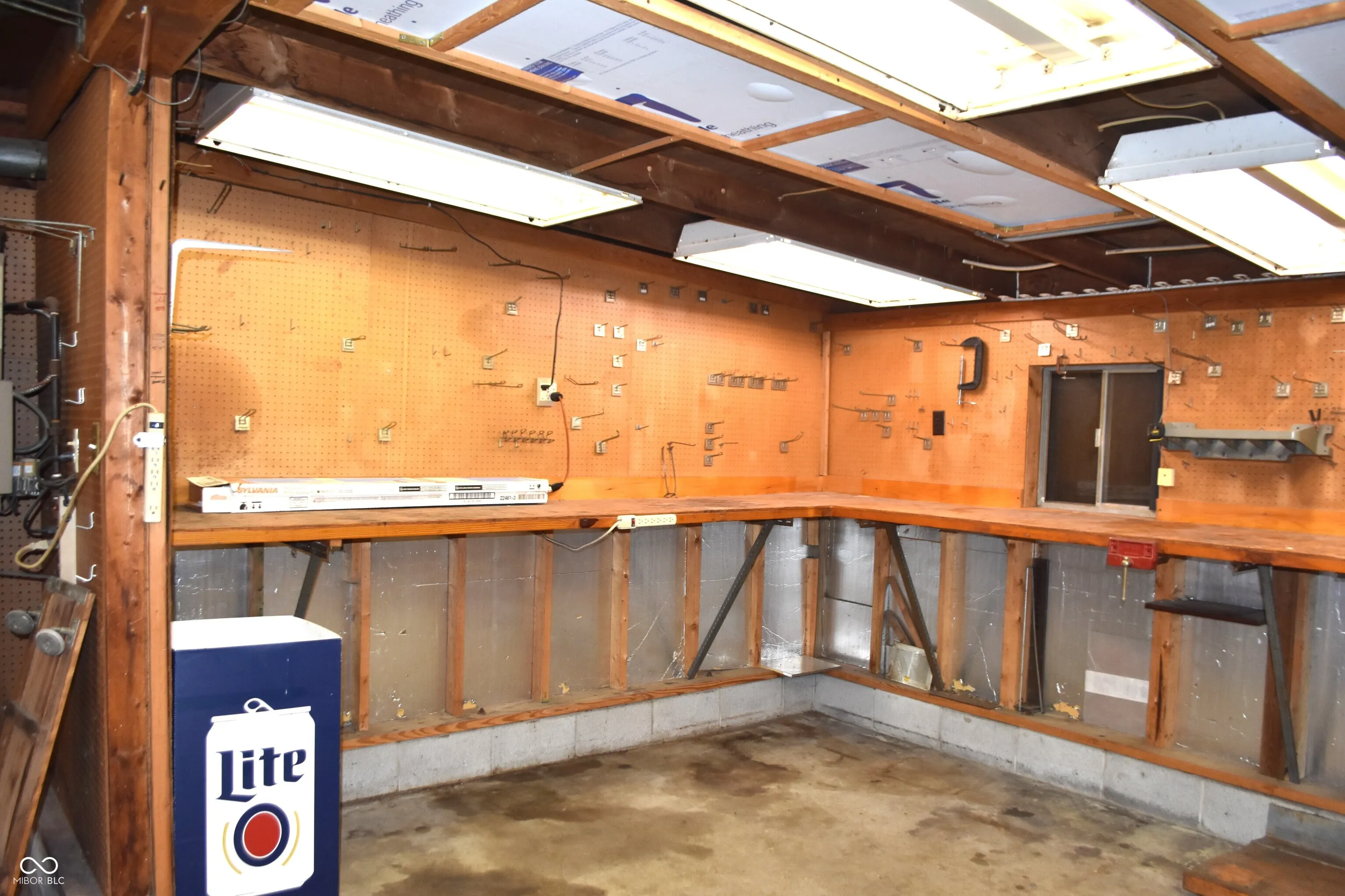 Beech Grove, Indiana 46107, United States, 2 Bedrooms Bedrooms, ,1 BathroomBathrooms,Residential,Active,228503