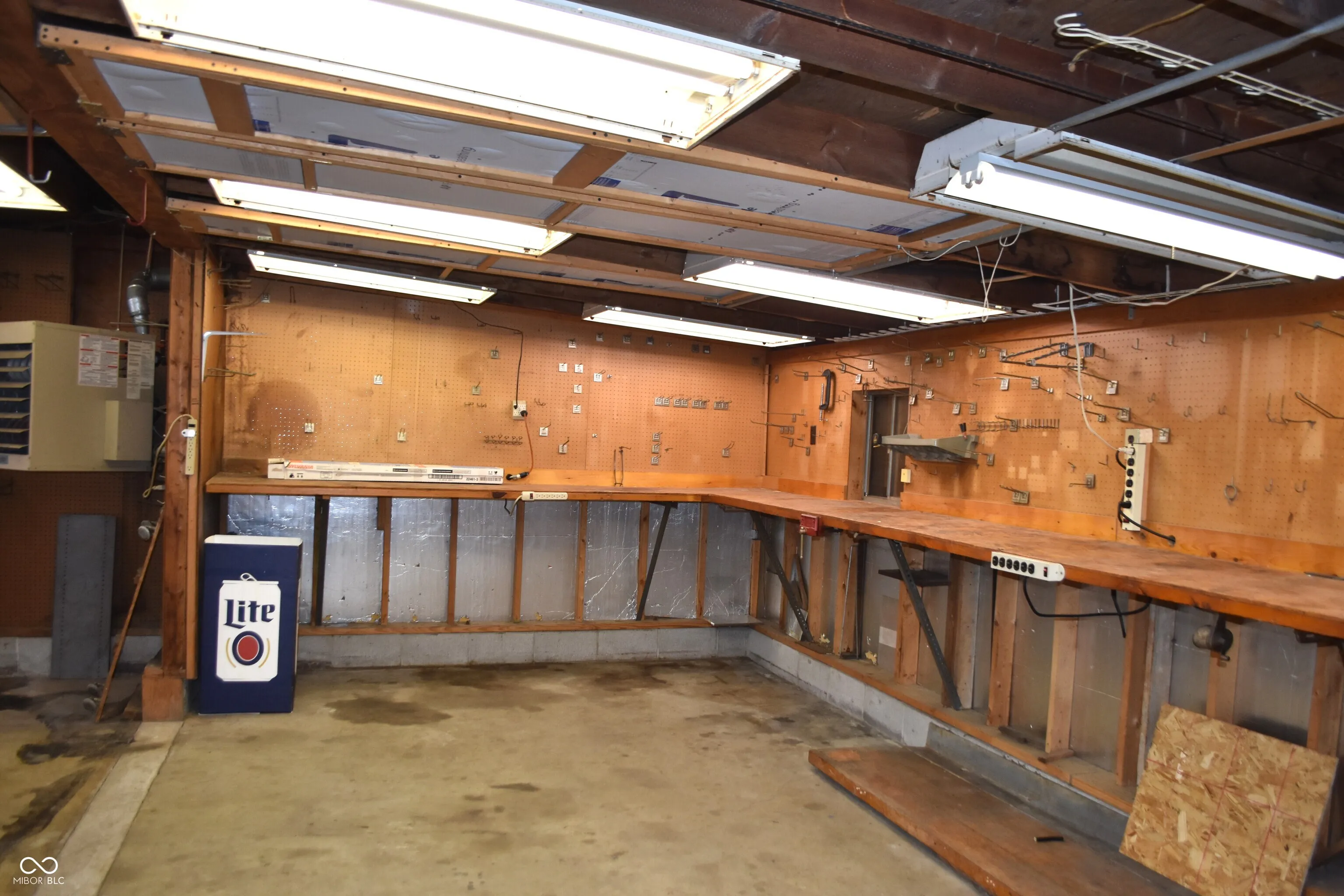 Beech Grove, Indiana 46107, United States, 2 Bedrooms Bedrooms, ,1 BathroomBathrooms,Residential,Active,228503