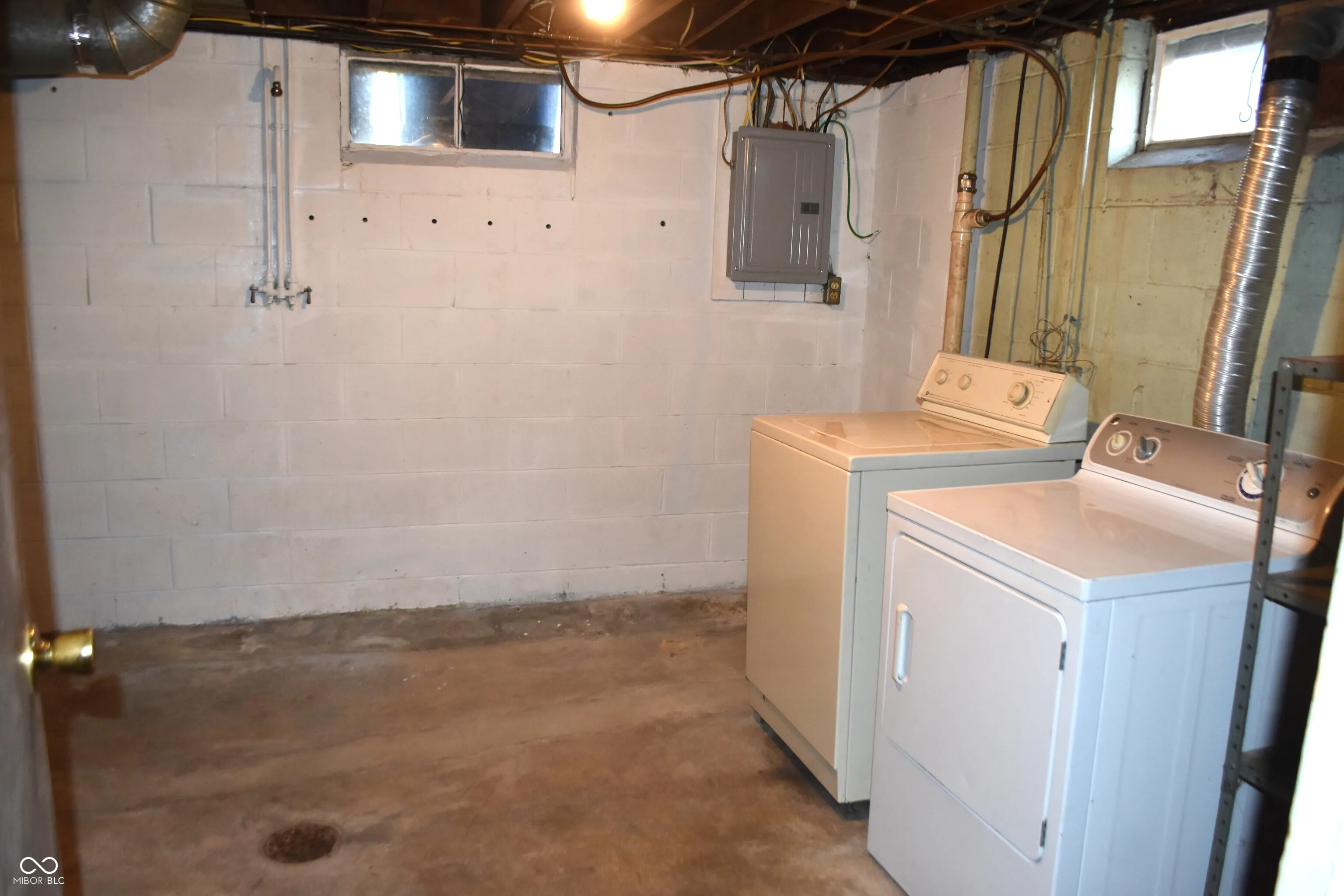 Beech Grove, Indiana 46107, United States, 2 Bedrooms Bedrooms, ,1 BathroomBathrooms,Residential,Active,228503