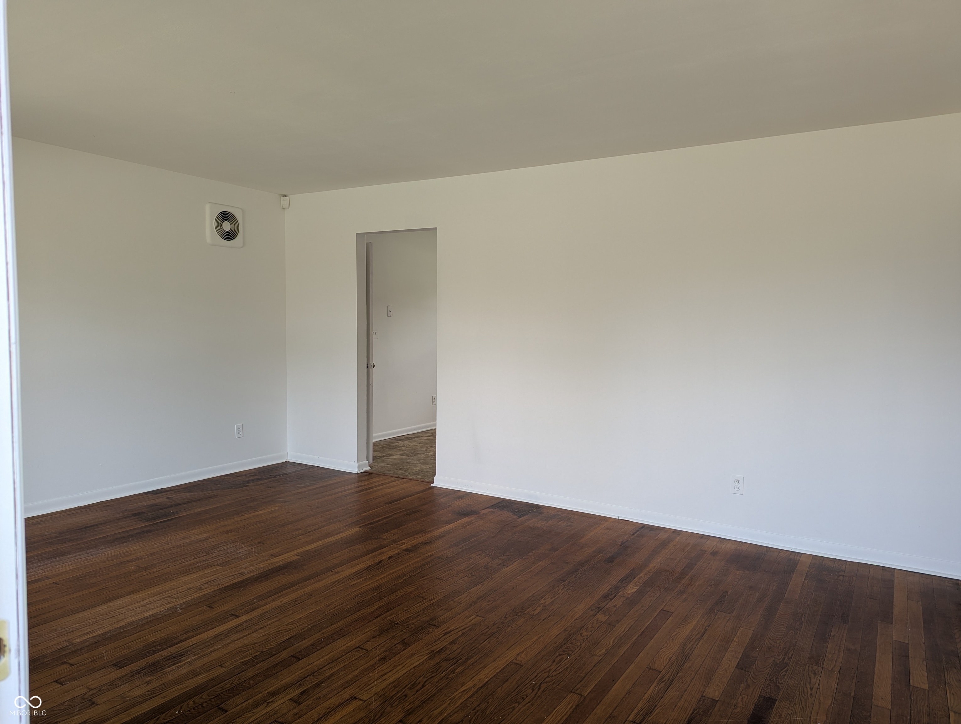 107 W Freeman Avenue