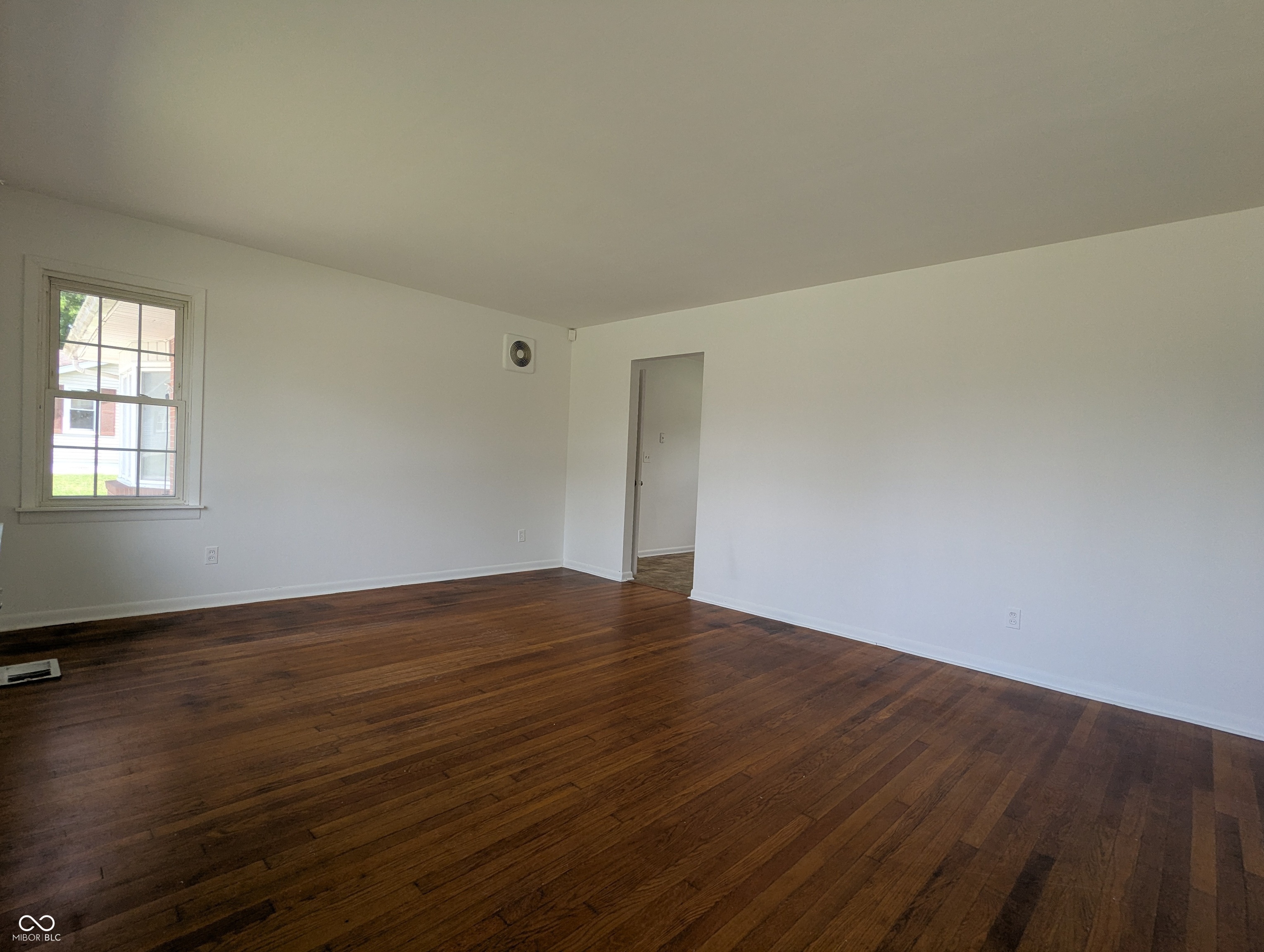 107 W Freeman Avenue