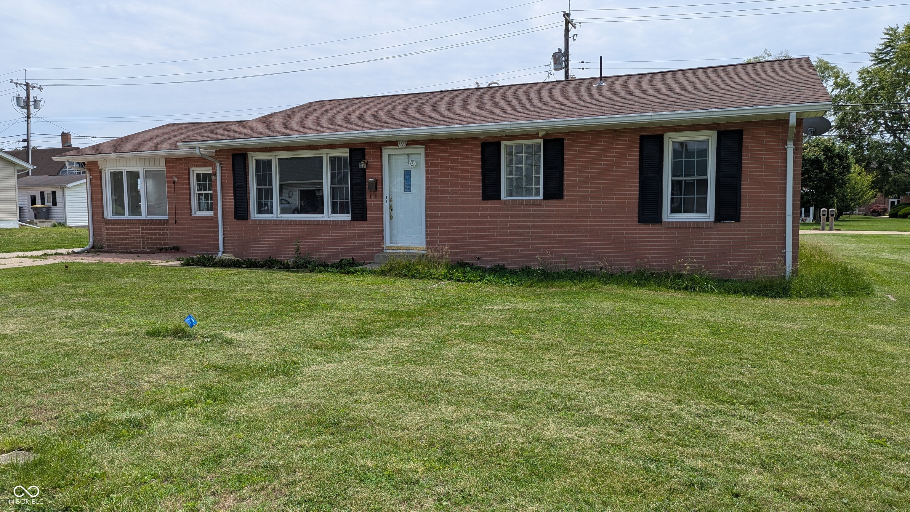 107 W Freeman Avenue