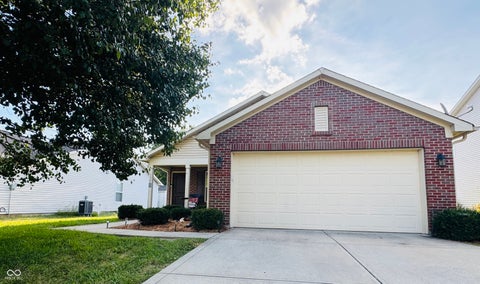 Photo of 155 Thistlewood Drive, Greenfield, IN 46140 (MLS # 22124686)