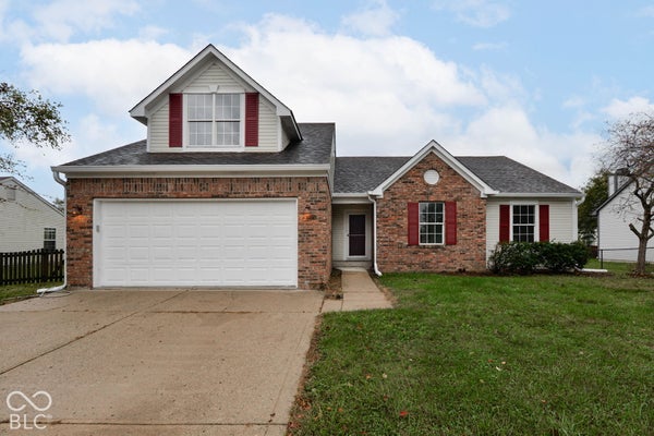 7575 MONTEREY CIR, AVON, IN 46123 - Image 27424cbc4586a27431fa4b6cb07b5f2d/2352733231