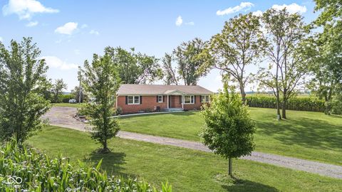 Photo of 3625 Elm Swamp Road, Lebanon, IN 46052 (MLS # 22058127)