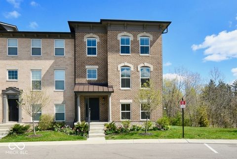 Photo of 348 Brunswick Way, Zionsville, IN 46077 (MLS # 22086438)