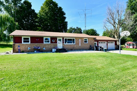 Photo of 703 Race Street, Frankton, IN 46044 (MLS # 22122704)