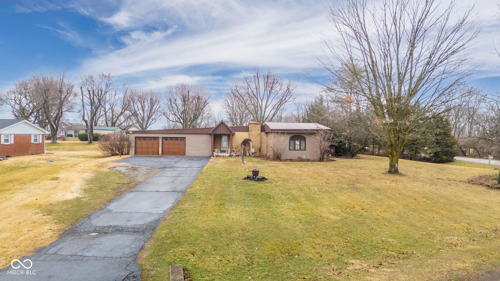 2136 N West Raintree Drive