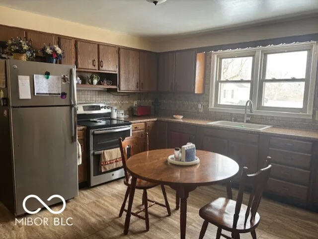 Columbus, Indiana 47203, United States, 2 Bedrooms Bedrooms, ,1 BathroomBathrooms,Residential,Active,2429