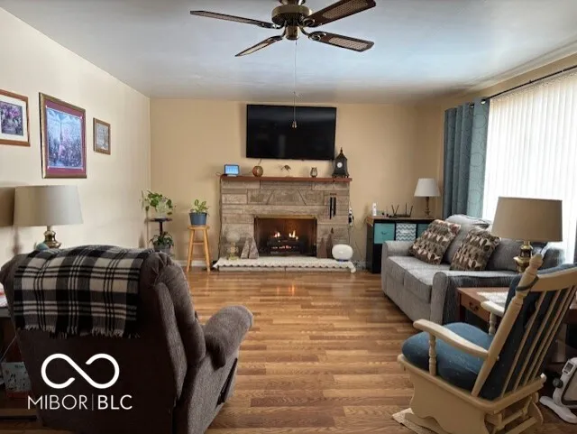 Columbus, Indiana 47203, United States, 2 Bedrooms Bedrooms, ,1 BathroomBathrooms,Residential,Active,2429