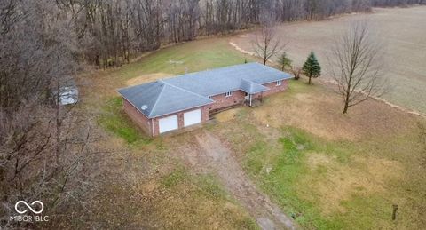 Photo of 13454 N County Road 50 W, Roachdale, IN 46172 (MLS # 22076155)