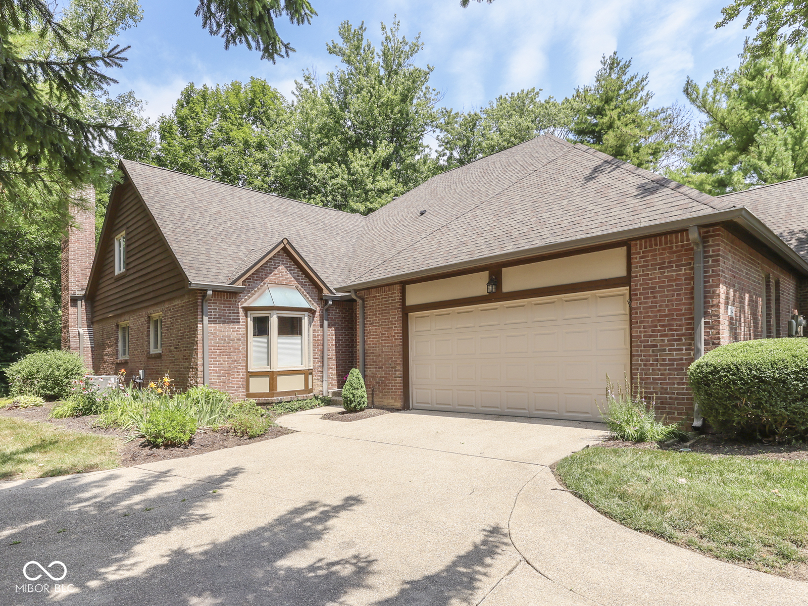 2064 Oldfields Circle North Drive