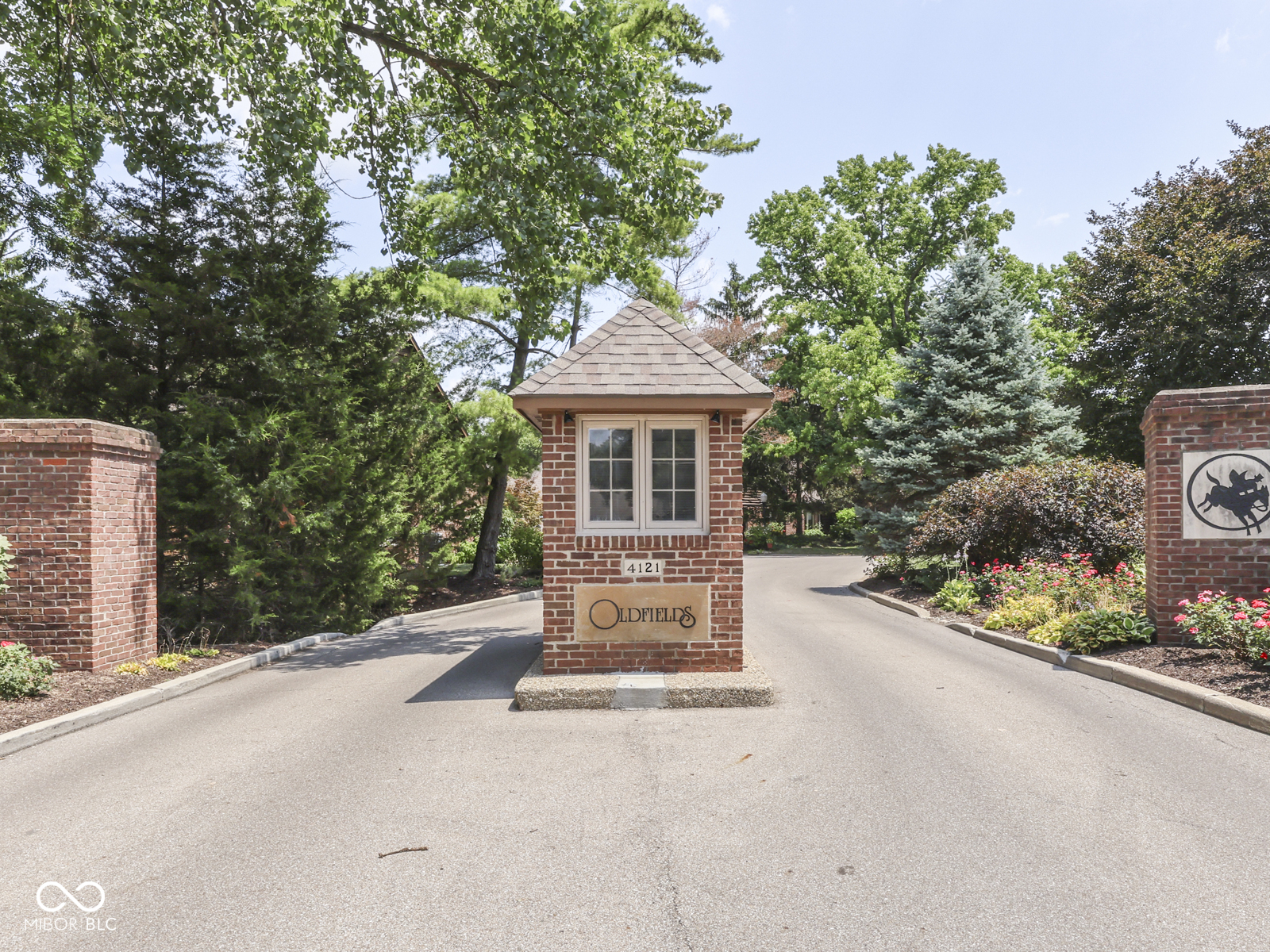 2064 Oldfields Circle North Drive