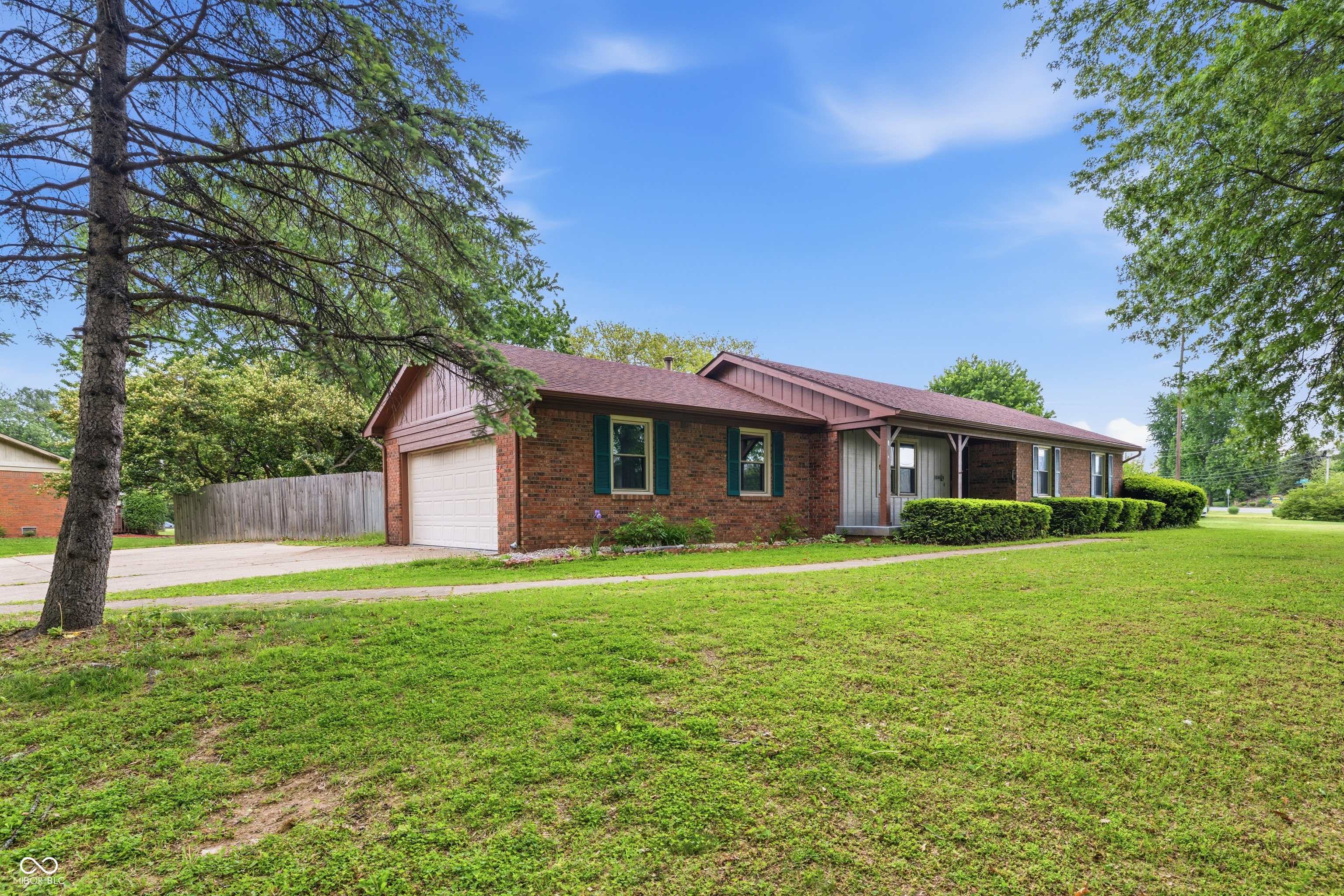 1216 W Stop 11 Road