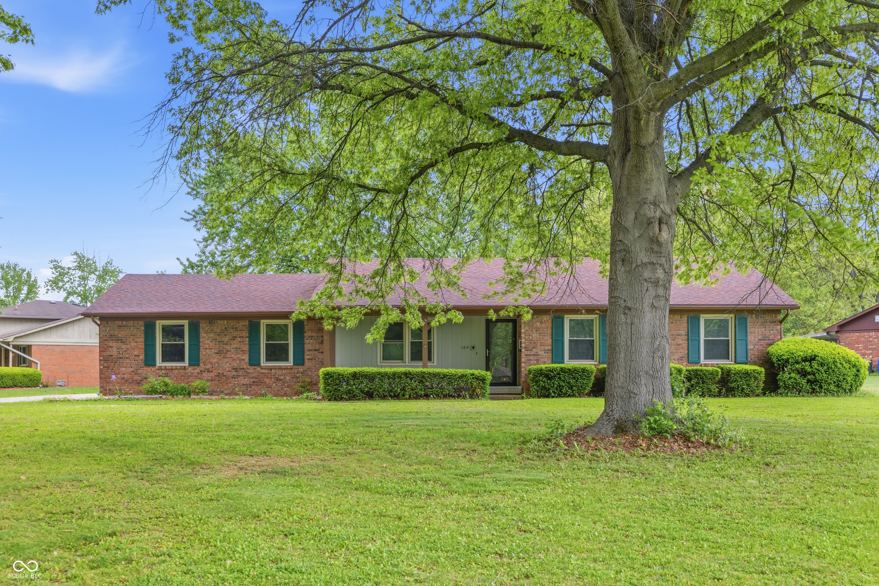 1216 W Stop 11 Road