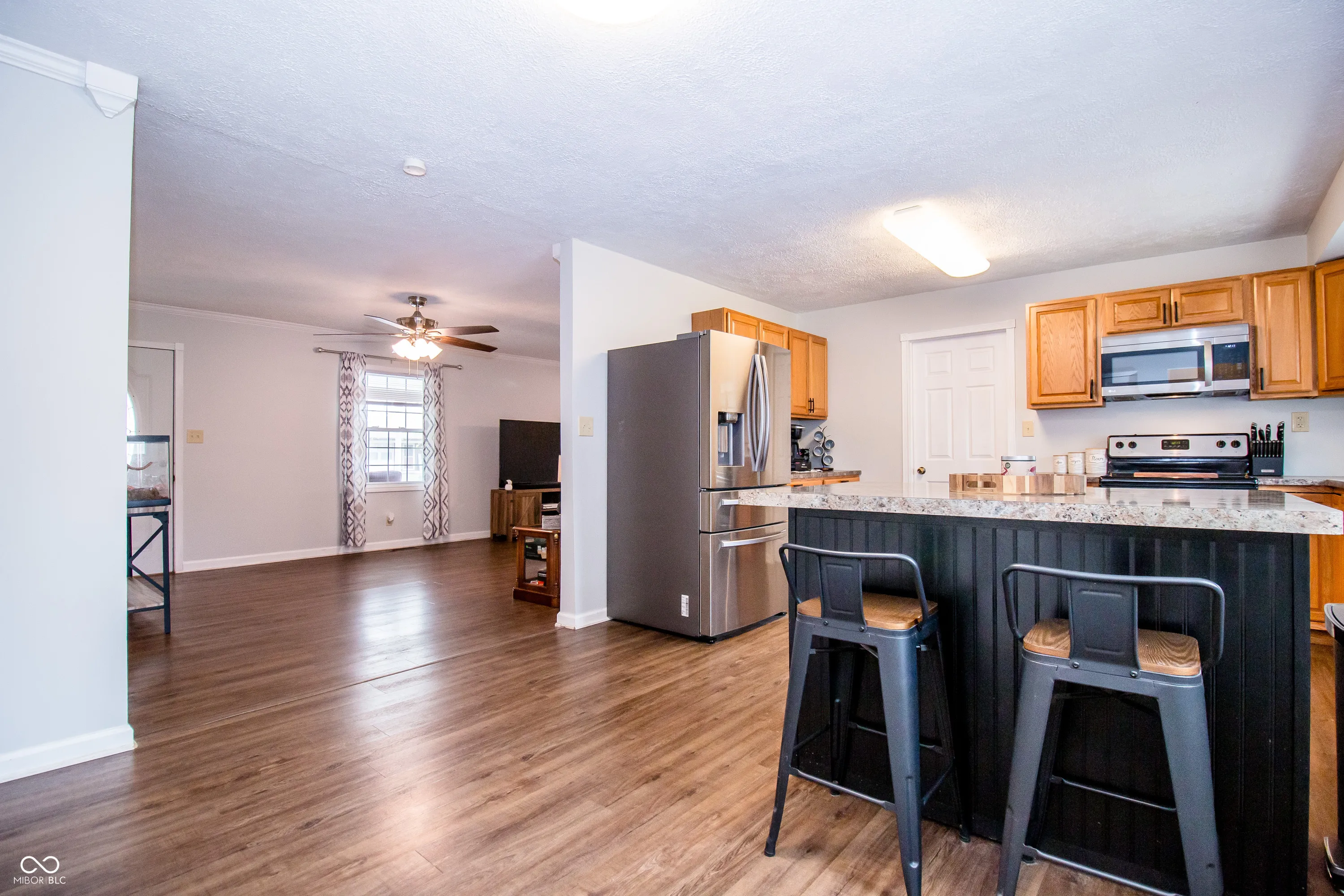 Shelbyville, Indiana 46176, United States, 4 Bedrooms Bedrooms, ,3 BathroomsBathrooms,Residential,Pending,107644