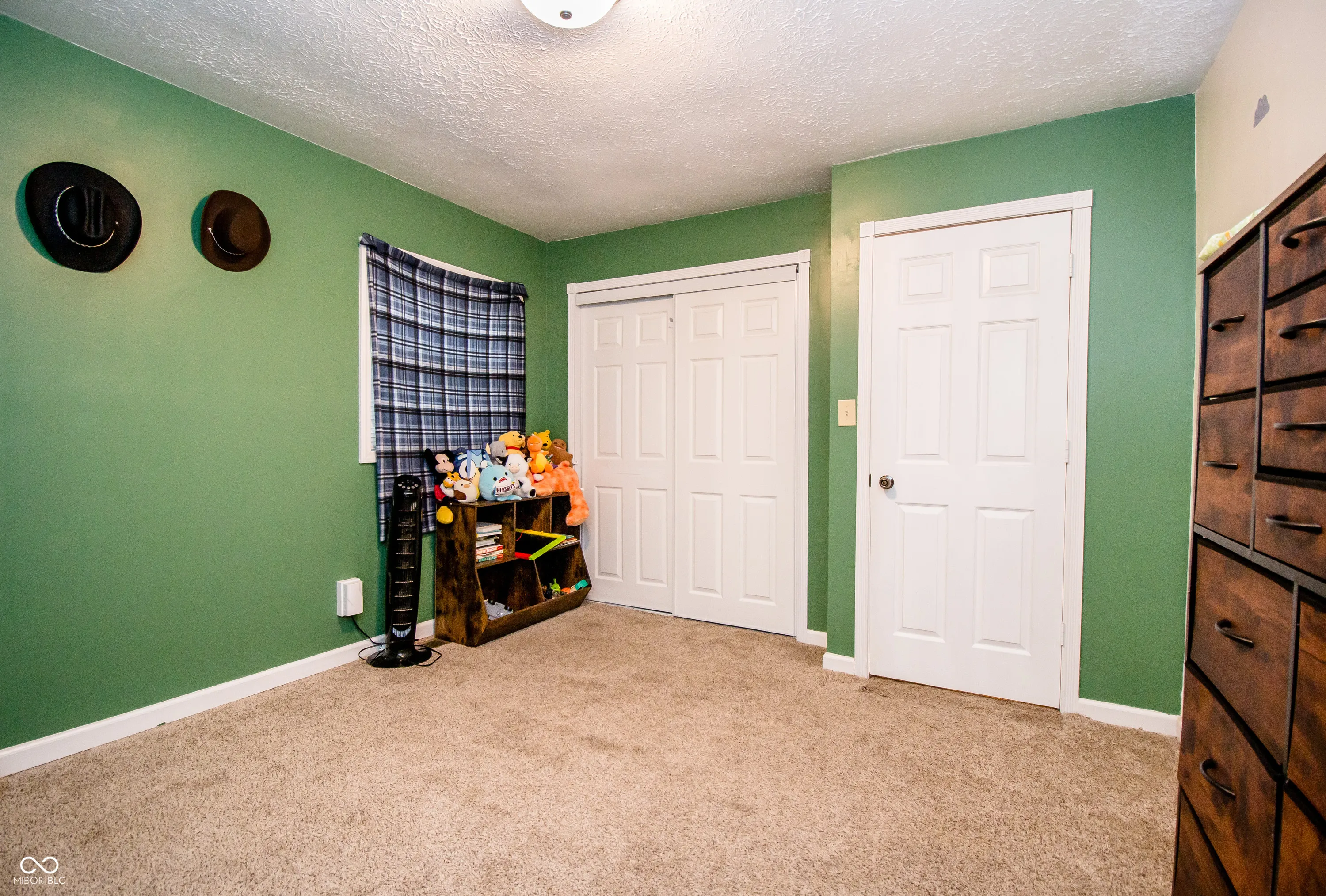 Shelbyville, Indiana 46176, United States, 4 Bedrooms Bedrooms, ,3 BathroomsBathrooms,Residential,Pending,107644