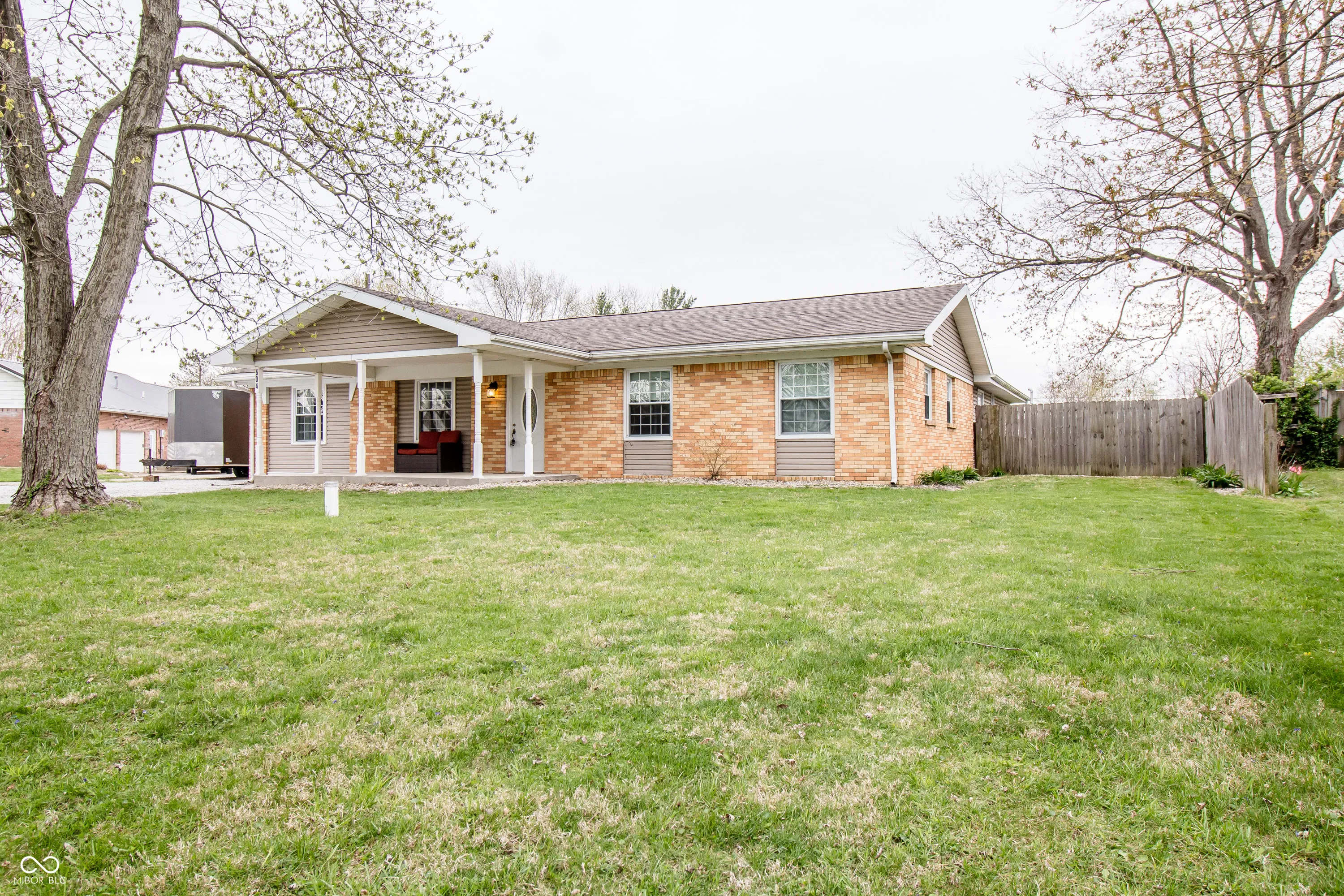 Shelbyville, Indiana 46176, United States, 4 Bedrooms Bedrooms, ,3 BathroomsBathrooms,Residential,Pending,107644