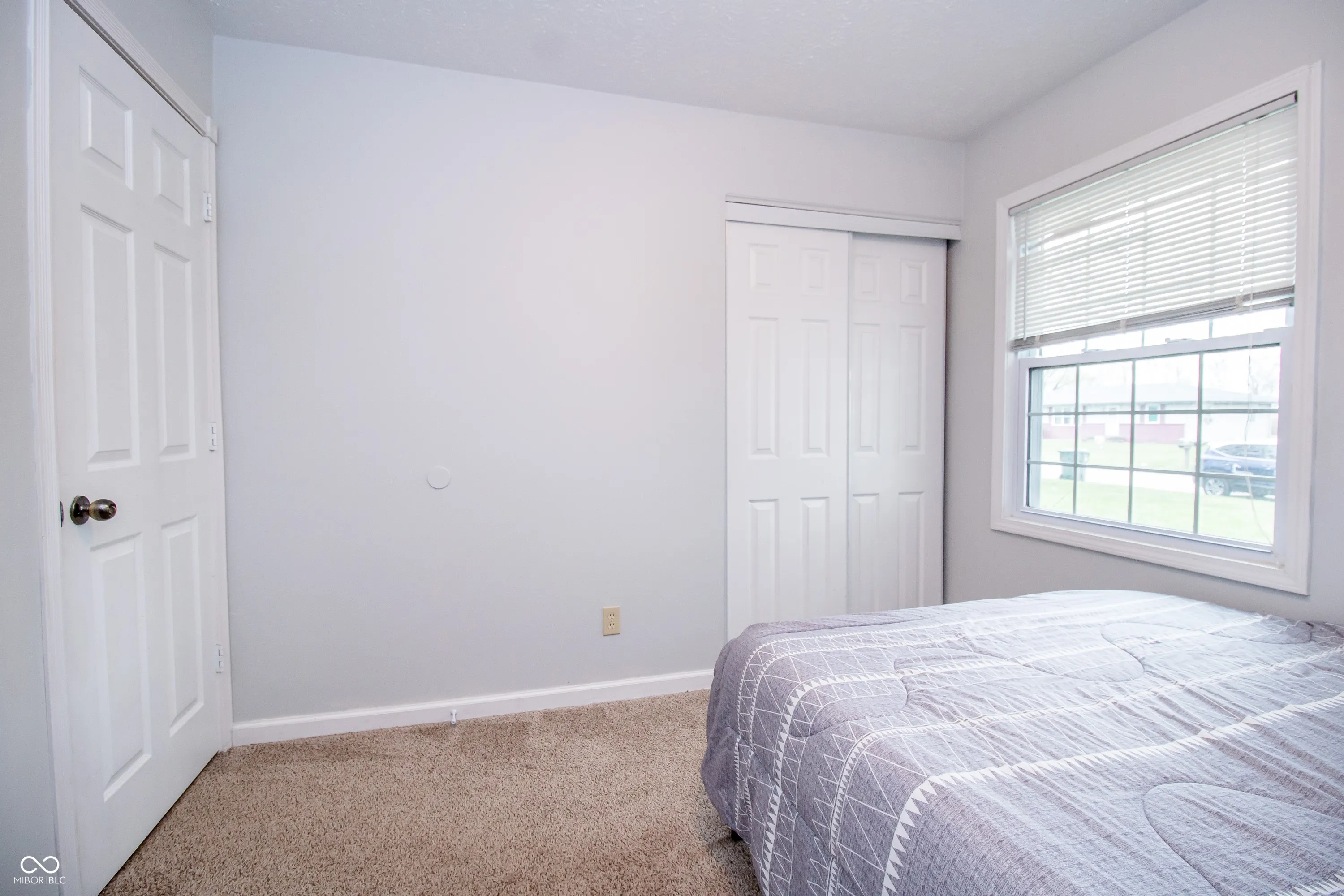 Shelbyville, Indiana 46176, United States, 4 Bedrooms Bedrooms, ,3 BathroomsBathrooms,Residential,Pending,107644