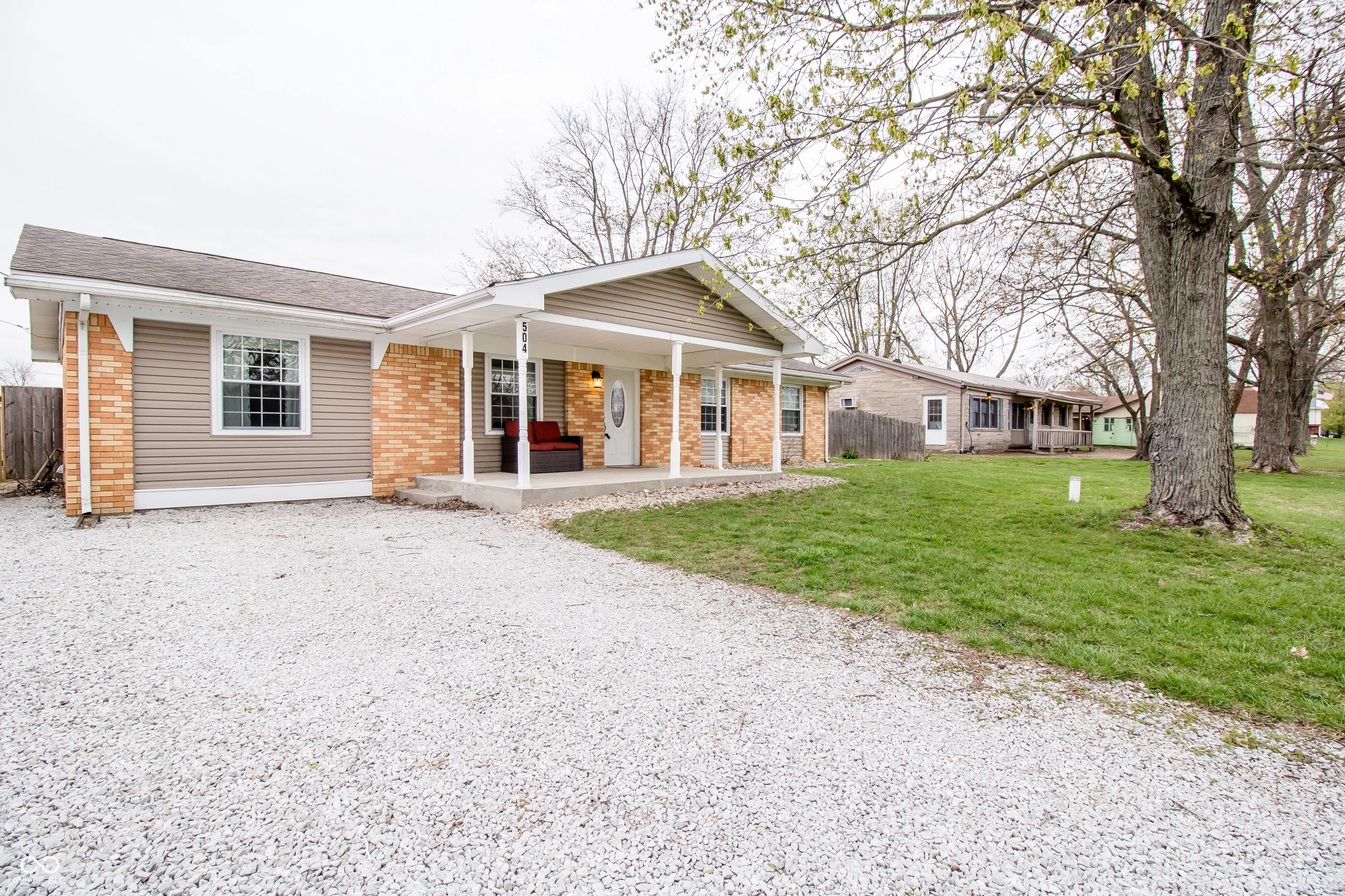 Shelbyville, Indiana 46176, United States, 4 Bedrooms Bedrooms, ,3 BathroomsBathrooms,Residential,Pending,107644